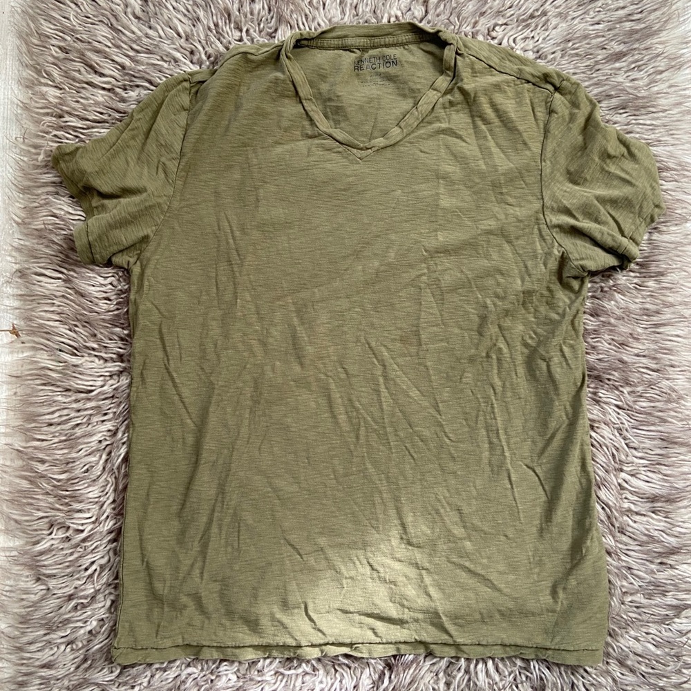 Kenneth Cole Tee